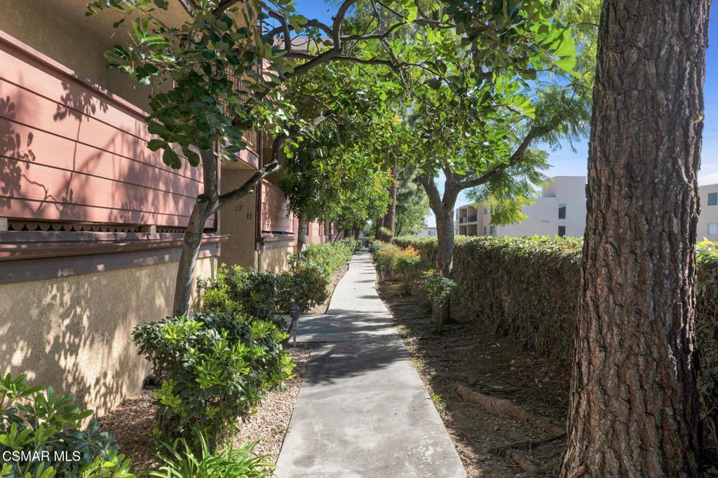 Image 25 of property listing at 10220 De Soto Avenue 11, Chatsworth, CA 91311