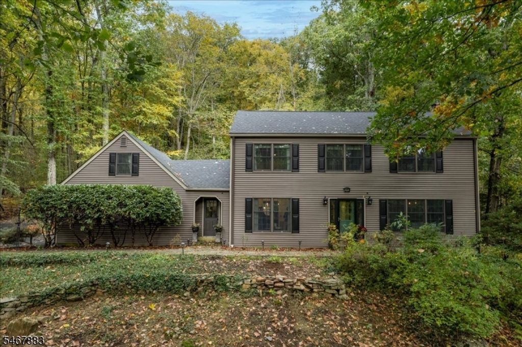 4 Scenic Falls Rd, Washington Twp., NJ 07853 — photo 2