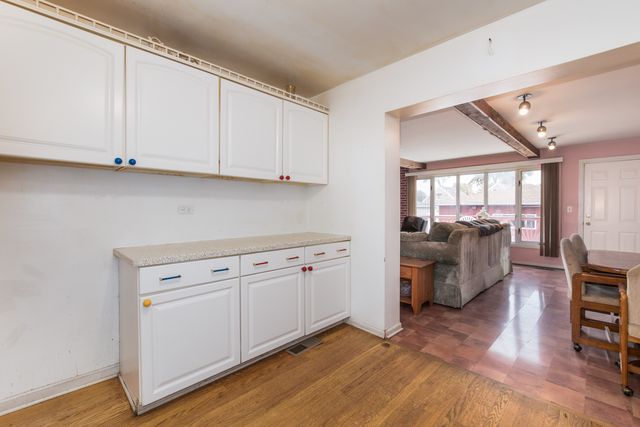 3345 N Ottawa Avenue, Chicago, IL 60634