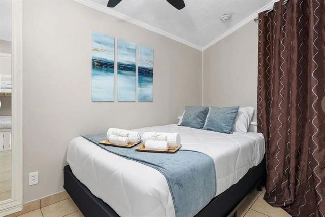 6102 Seawall Boulevard 318, Galveston, TX 77551