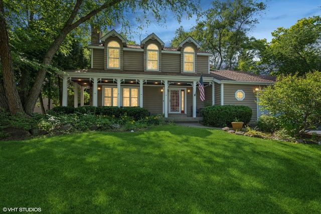42 N Holly Avenue, Fox Lake, IL 60020