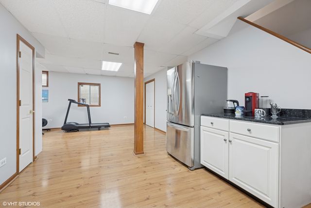 42 N Holly Avenue, Fox Lake, IL 60020