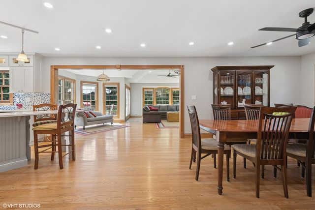 42 N Holly Avenue, Fox Lake, IL 60020