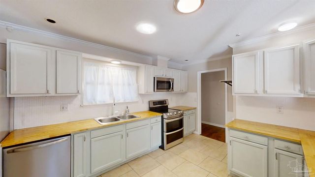 11215 Gulf Beach Hwy, Pensacola, FL 32507