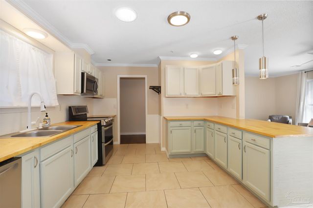 11215 Gulf Beach Hwy, Pensacola, FL 32507