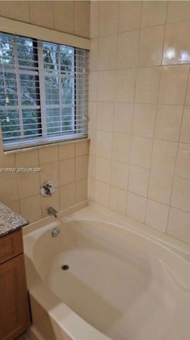 7628 S Stonecreek Cir 7628, Davie, FL 33024