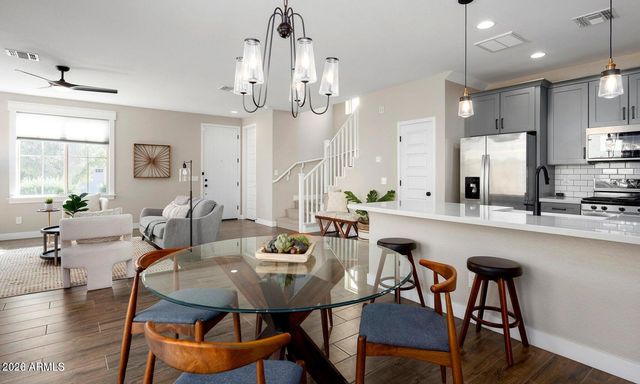 2016 W TROTTER Trail, Phoenix, AZ 85085