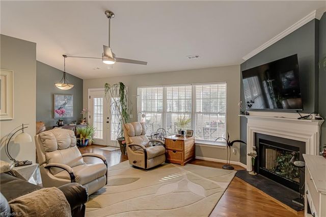 1040 Still Point Drive, Winston-salem, NC 27103