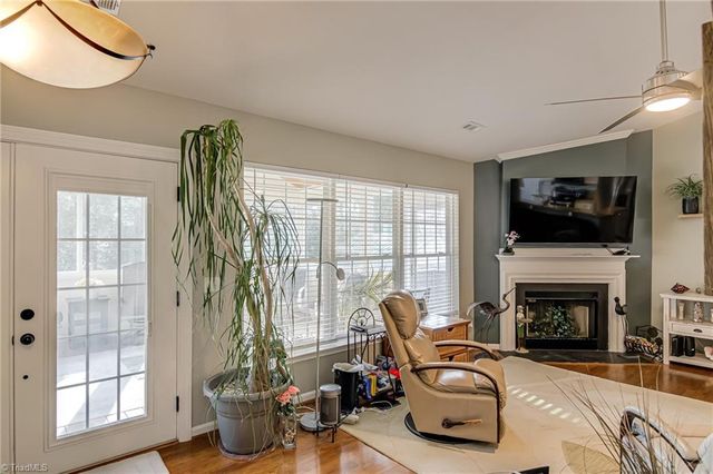 1040 Still Point Drive, Winston-salem, NC 27103