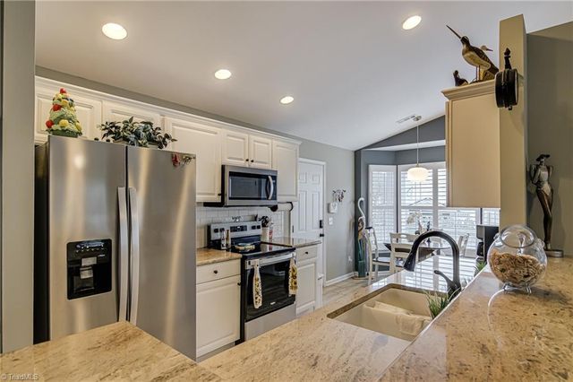 1040 Still Point Drive, Winston-salem, NC 27103