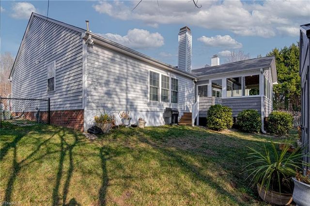 1040 Still Point Drive, Winston-salem, NC 27103