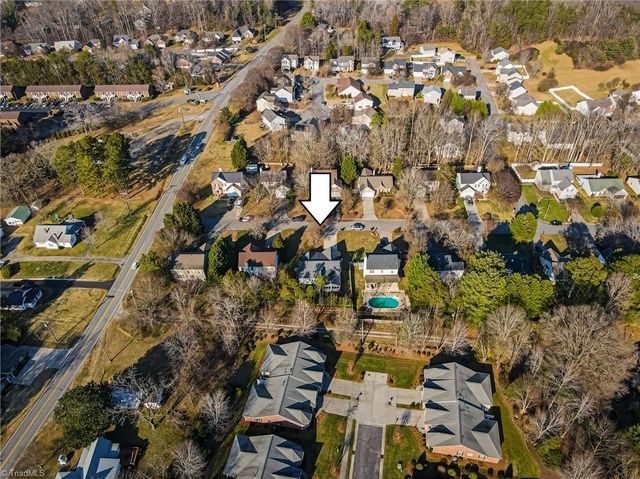 1040 Still Point Drive, Winston-salem, NC 27103