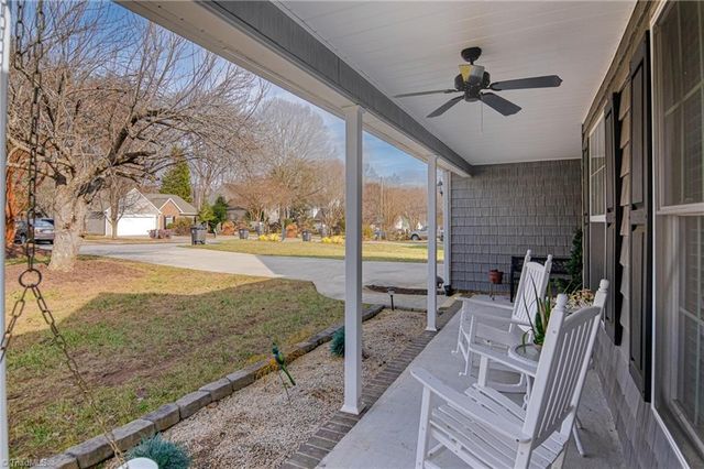 1040 Still Point Drive, Winston-salem, NC 27103