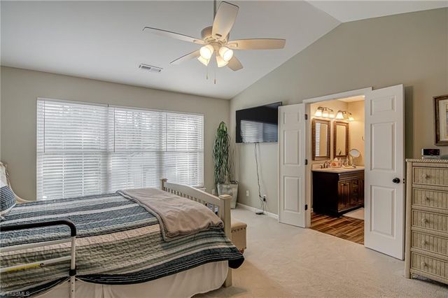 1040 Still Point Drive, Winston-salem, NC 27103