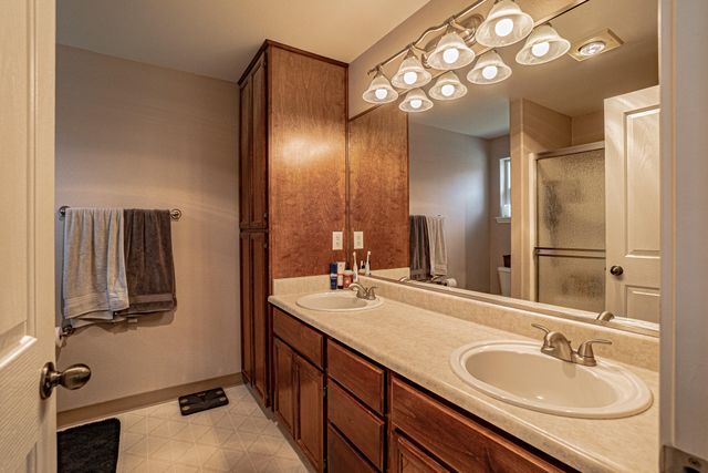 514 Coventry Court, Eagle Point, OR 97524