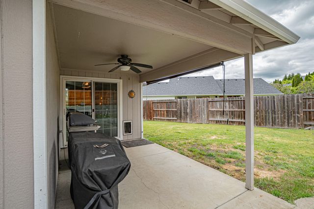 514 Coventry Court, Eagle Point, OR 97524