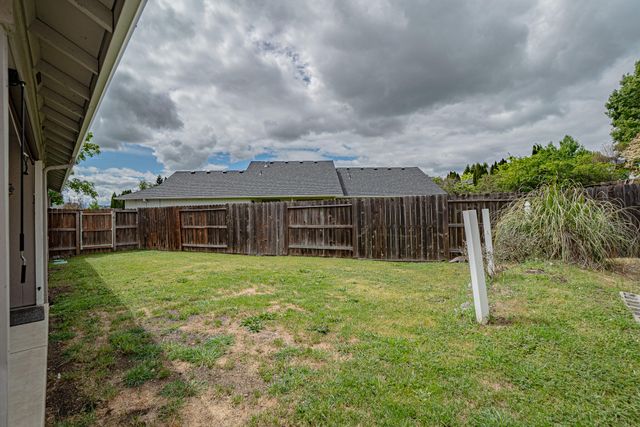 514 Coventry Court, Eagle Point, OR 97524