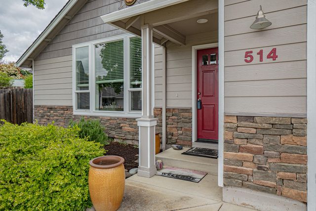 514 Coventry Court, Eagle Point, OR 97524