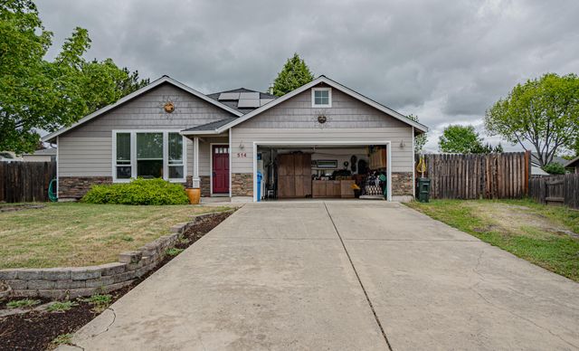 514 Coventry Court, Eagle Point, OR 97524