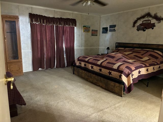 105 Indian Creek Dr, Paris, TN 38242