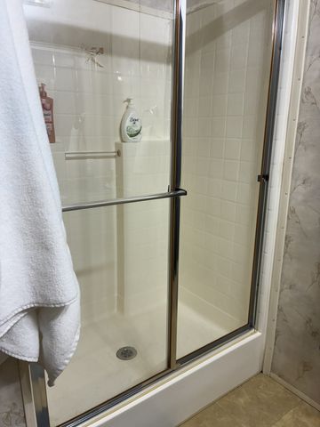 105 Indian Creek Dr, Paris, TN 38242