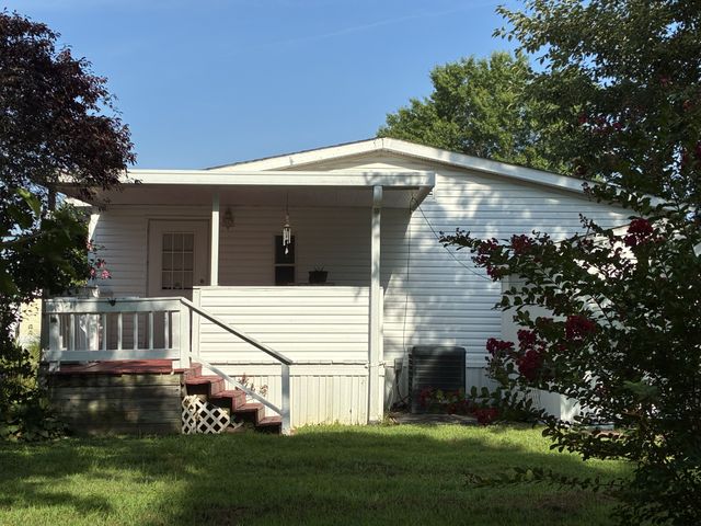 105 Indian Creek Dr, Paris, TN 38242