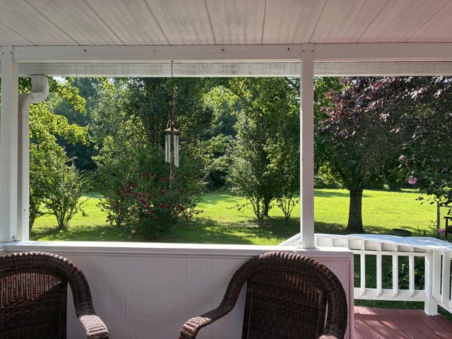 105 Indian Creek Dr, Paris, TN 38242