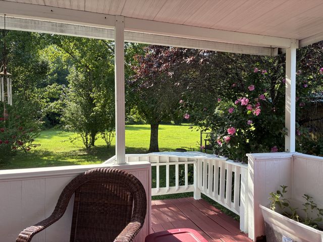 105 Indian Creek Dr, Paris, TN 38242