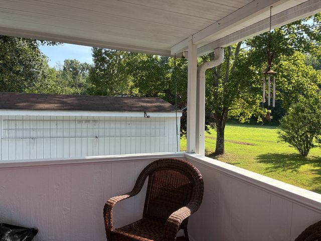 105 Indian Creek Dr, Paris, TN 38242