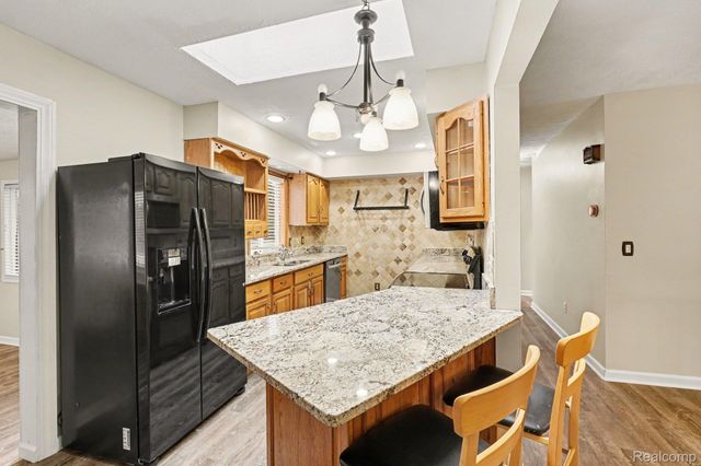 1784 Byron Road, Howell Township, MI 48855