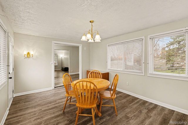 1784 Byron Road, Howell Township, MI 48855