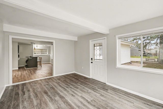 1784 Byron Road, Howell Township, MI 48855