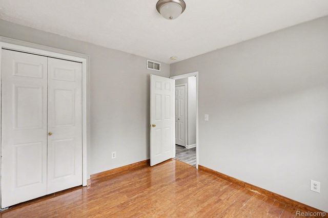 1784 Byron Road, Howell Township, MI 48855