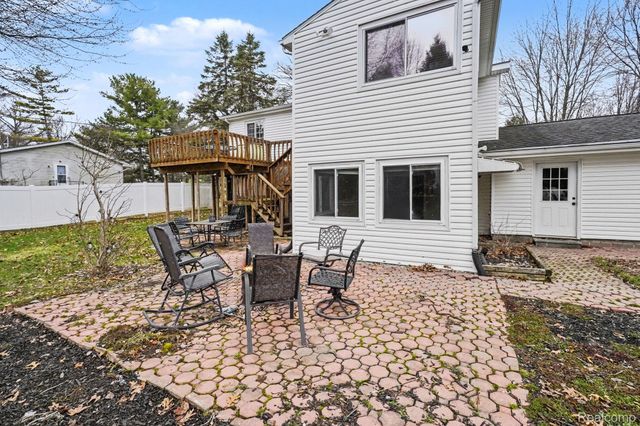 1784 Byron Road, Howell Township, MI 48855