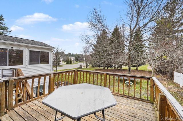 1784 Byron Road, Howell Township, MI 48855