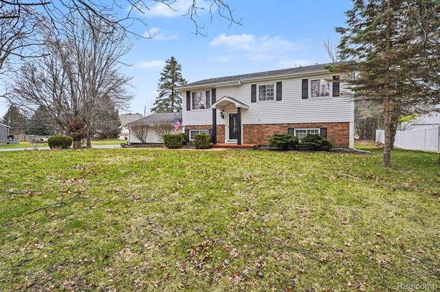 1784 Byron Road, Howell Township, MI 48855