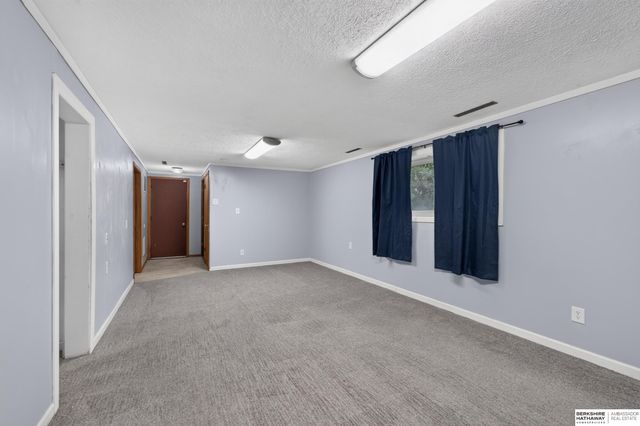 2106 Coventry Drive, Bellevue, NE 68123
