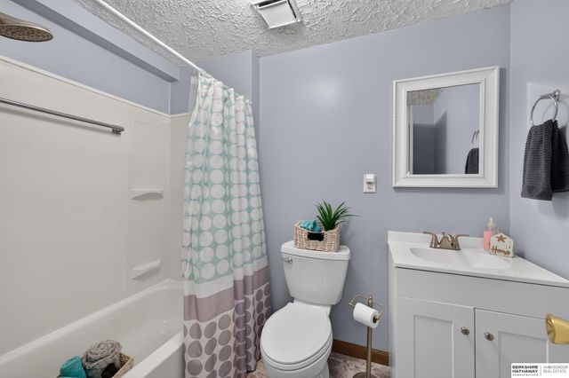 2106 Coventry Drive, Bellevue, NE 68123
