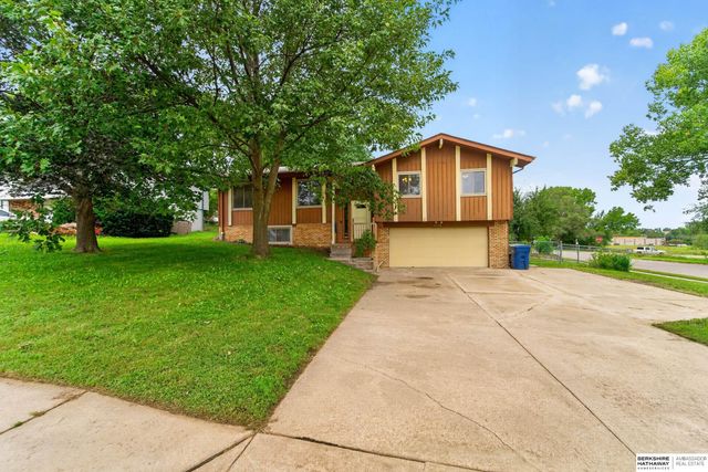 2106 Coventry Drive, Bellevue, NE 68123