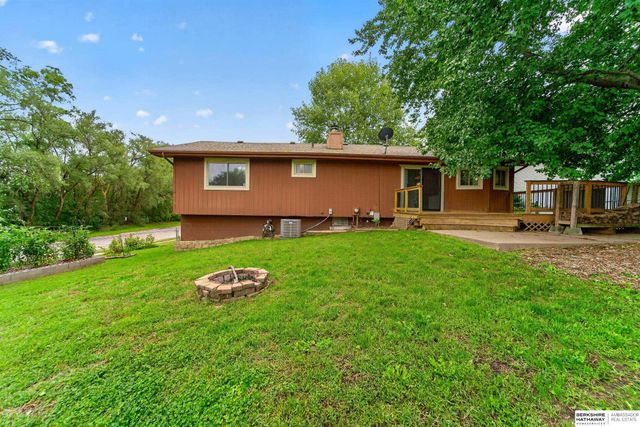 2106 Coventry Drive, Bellevue, NE 68123