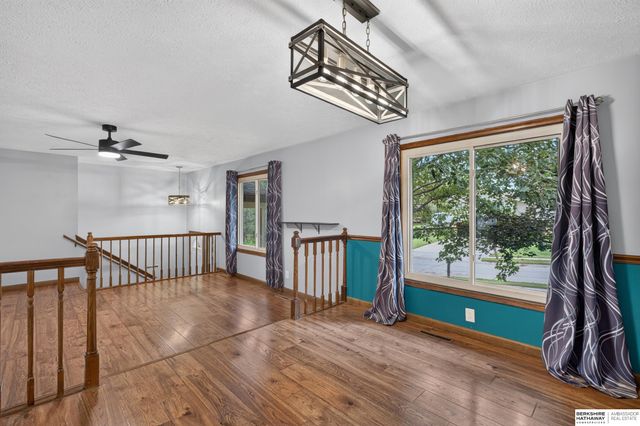2106 Coventry Drive, Bellevue, NE 68123