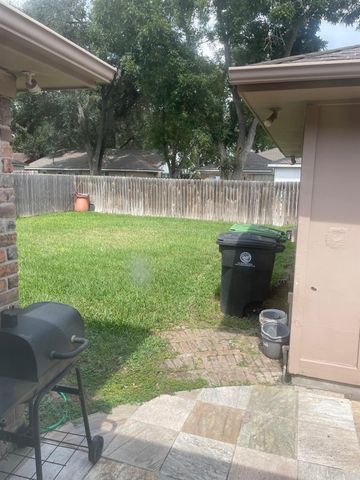 12327 Welland Drive, Houston, TX 77031