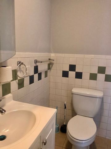 15 4th Street, Lowell, MA 01850