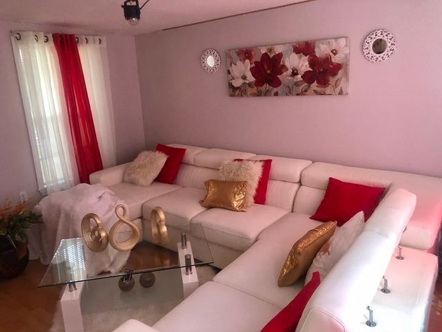 15 4th Street, Lowell, MA 01850