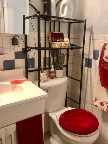 15 4th Street, Lowell, MA 01850