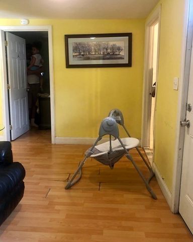 15 4th Street, Lowell, MA 01850