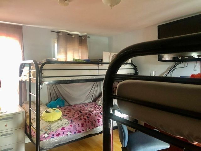 15 4th Street, Lowell, MA 01850