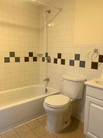15 4th Street, Lowell, MA 01850