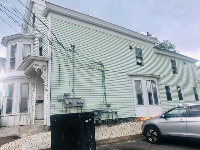 15 4th Street, Lowell, MA 01850