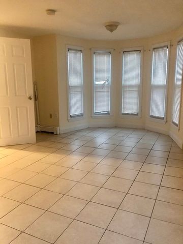 15 4th Street, Lowell, MA 01850